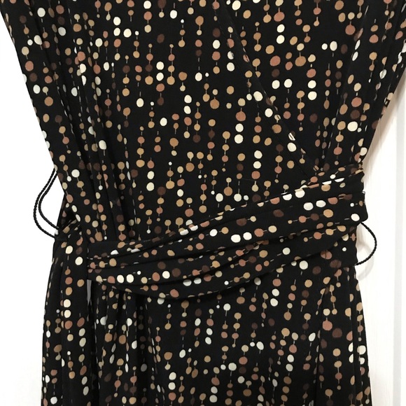 Tiana B. True wrap around dress. Size small. Wash and wear. Transitional - Picture 4 of 7